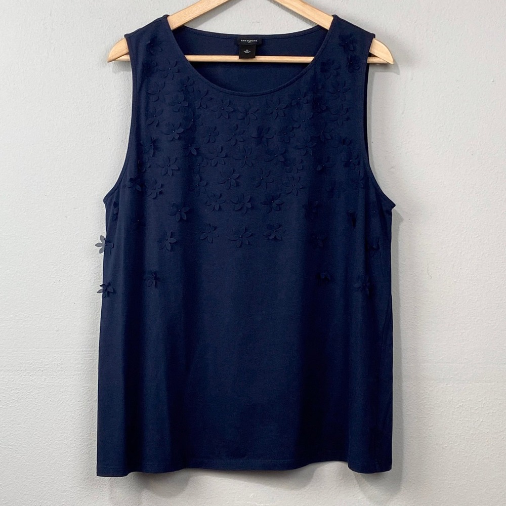 Ann Taylor Navy Blue Sleeveless 3D Floral Tank Top Sz XL Cotton Knit Minimalist